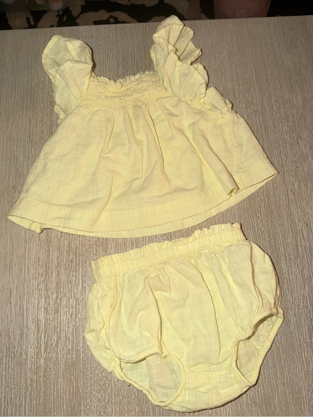 Cat and Jack Girls Yellow Ruffle Top and Bloomers Set - size 6-9 months